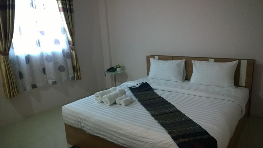 The Zara Double Tree Hotel ウボンラチャタニ 部屋 写真