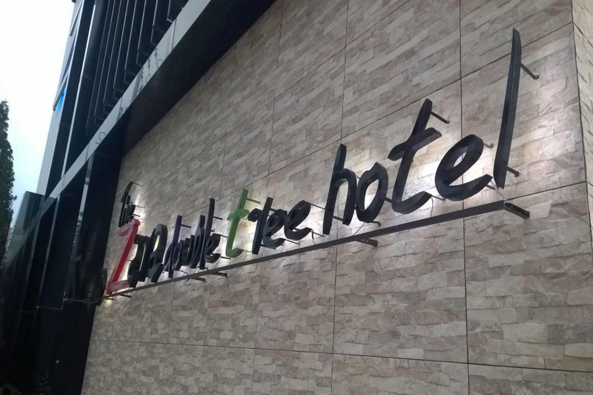 The Zara Double Tree Hotel ウボンラチャタニ エクステリア 写真